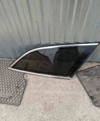 Ford Mondeo MK IV Rear side window
