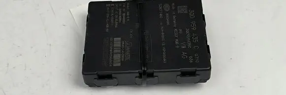 Volkswagen PASSAT B8 Antenna control unit 