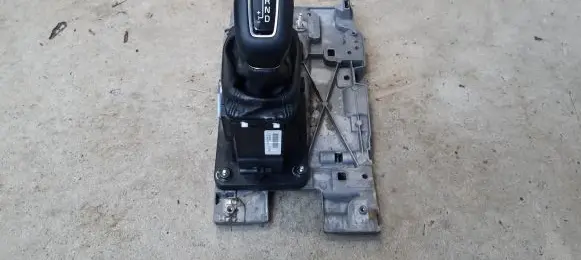 Volvo S90, V90 Gear shifter/selector P31437769