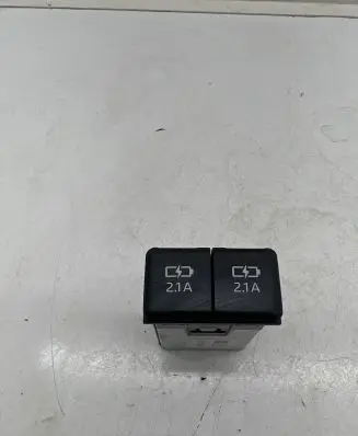 Toyota RAV 4 (XA50) USB socket connector 8553233020 20X09 EN643