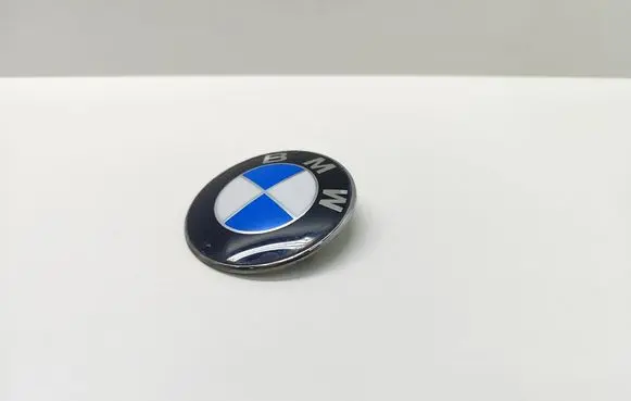 BMW 5 E60 E61 Manufacturer badge logo/emblem 8132375 51148132375