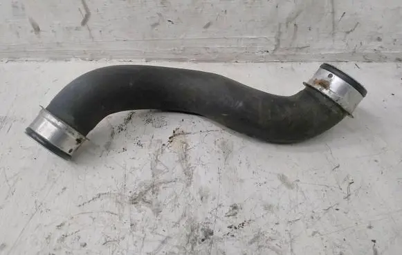 Mercedes-Benz C W204 Engine coolant pipe/hose A2045011682