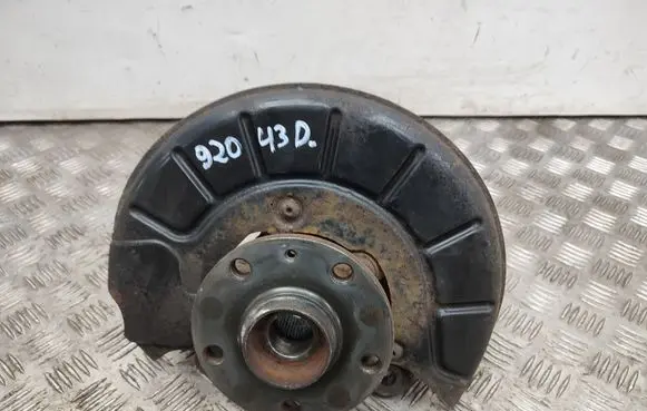 Front wheel hub