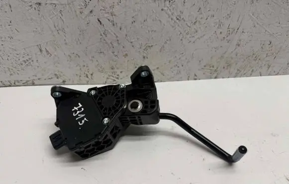 Toyota RAV 4 (XA50) Accelerator throttle pedal 7811033141