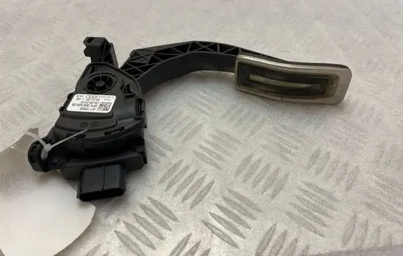 Audi A5 Sportback 8TA Accelerator throttle pedal 4H1723523