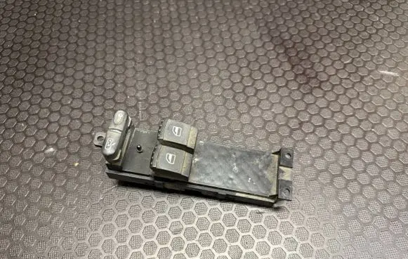 Volkswagen Golf IV Electric window control switch 1J3959857B F005S00071 BB2901615