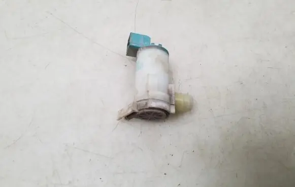 Nissan X-Trail T30 Windscreen/windshield washer pump 2224616A