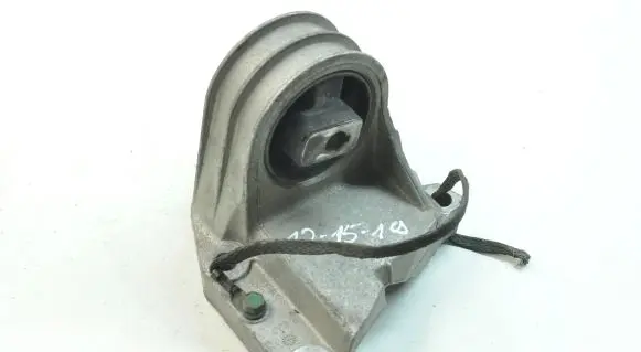Volvo XC90 Engine mount bracket 8671633