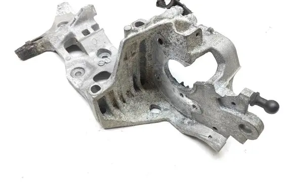 Audi A3 S3 A3 Sportback 8P Generator/alternator bracket 04L903143B