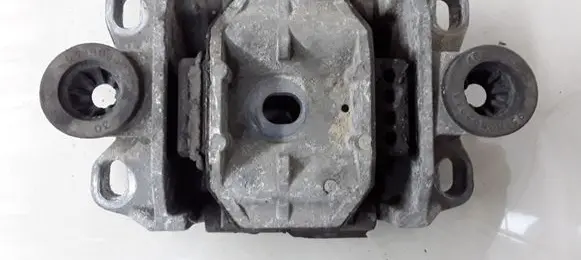 Ford Mondeo Mk III Gearbox mount 1X437M122
