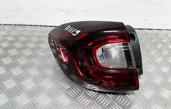 Renault Captur Rear/tail lights 265557849r