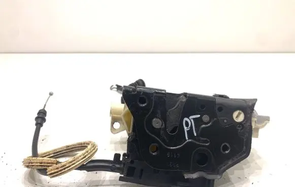 Volkswagen PASSAT B7 Rear door lock 3C4839016A