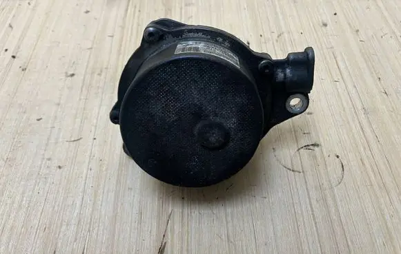 BMW 5 E60 E61 Vacuum pump 700437012 D5T2691692 7791232