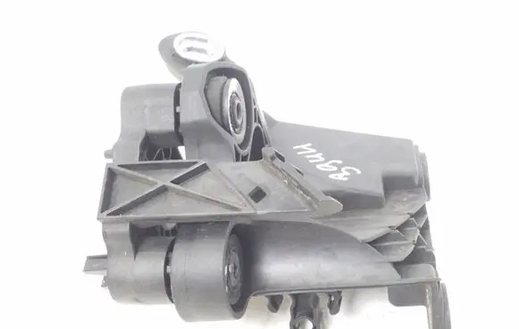 Mercedes-Benz CLS C218 X218 ABS pump bracket A2124300410