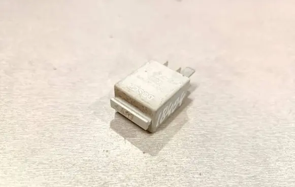 Volkswagen Golf V Other relay 1K0951253 9330211100