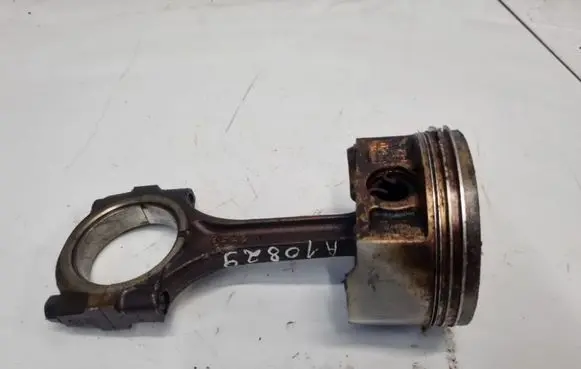 Subaru B9 Tribeca Piston with connecting rod 