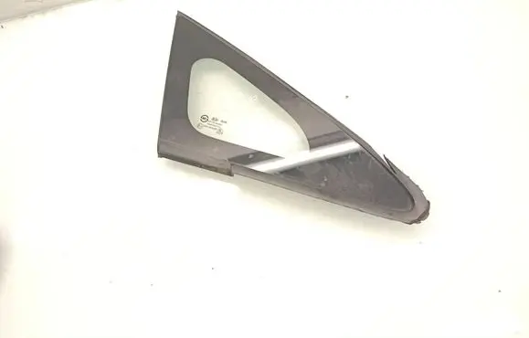 KIA Rio Front triangle window/glass 