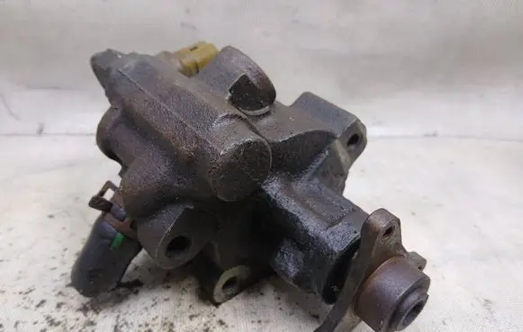 Renault Scenic I Power steering pump 7700840106
