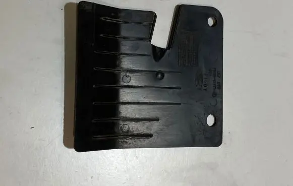 Ford Mustang VI Other engine bay part FR3B10317AD