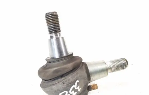 Mercedes-Benz CLS C218 X218 Front ball joint A2123300135