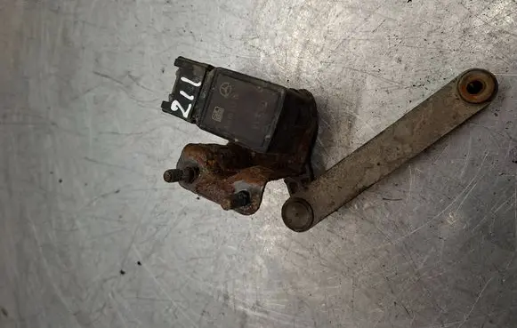 Mercedes-Benz E W210 Air suspension front height level sensor A0105427717