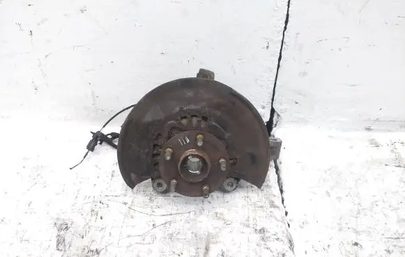 Toyota Prius (XW30) Front wheel hub spindle knuckle