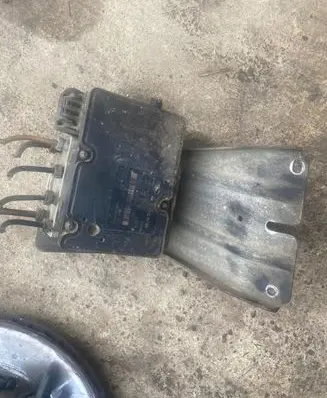 Volvo V70 ABS Pump 8671224