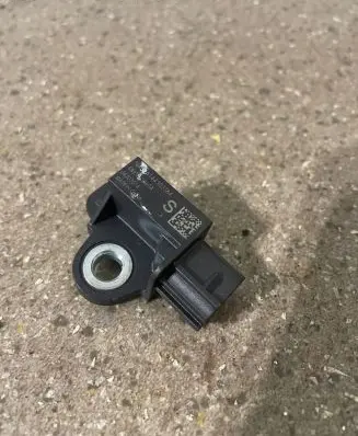 Nissan X-Trail T32 Airbag deployment crash/impact sensor 988303RA0A