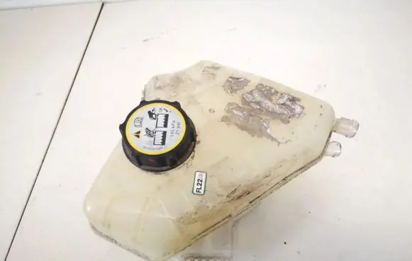 Coolant expansion tank/reservoir