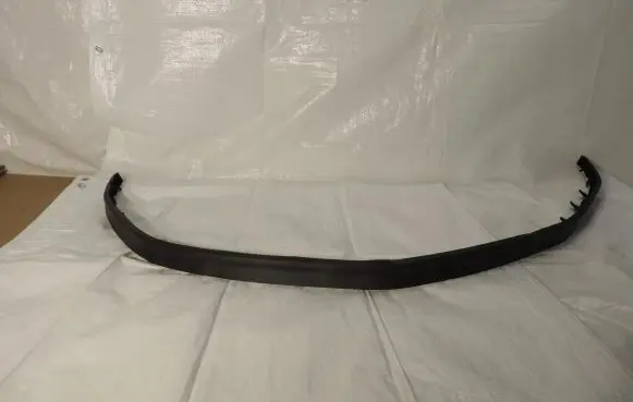Front bumper lip
