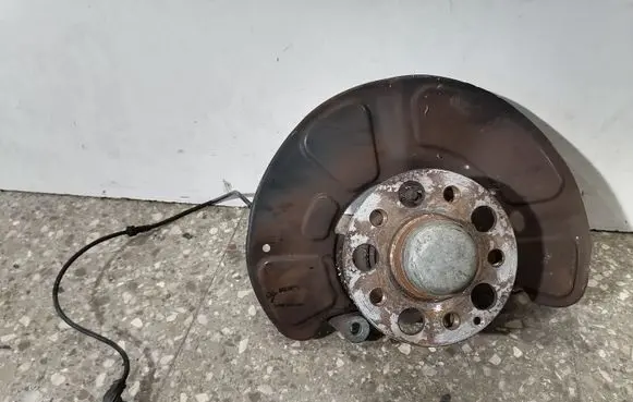 Mercedes-Benz E W212 Front wheel hub 863R