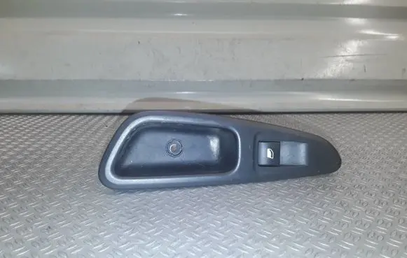 Peugeot 308 Electric window control switch 96573850