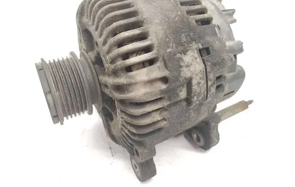 Volkswagen PASSAT B6 Generator/alternator 021903026L 70701186 2542783D