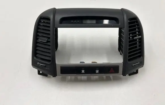 Hyundai Santa Fe Dash center air vent grill