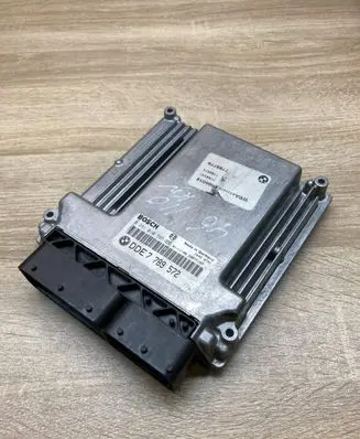 BMW 3 E46 Engine control unit/module ECU 7789572 0281010565