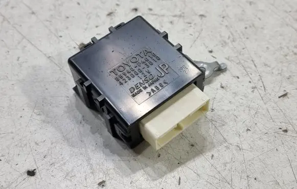 Toyota C-HR I Window wiper relay 85940F4010