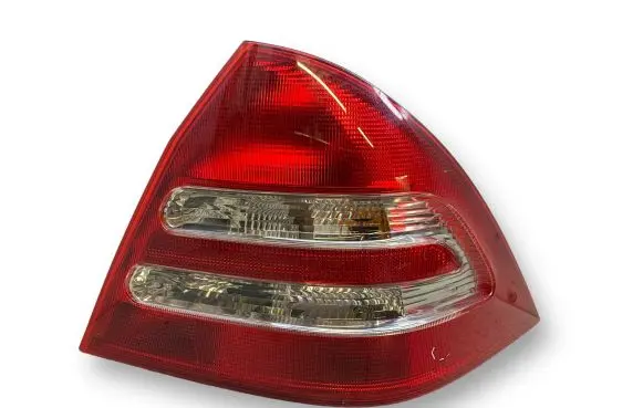 Mercedes-Benz C W203 Rear/tail lights 3311674022