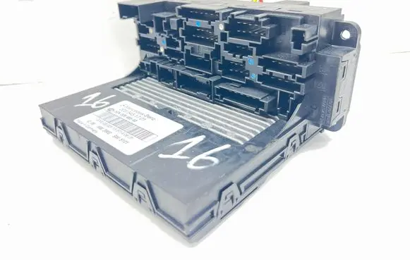 Mercedes-Benz C W203 Fuse module 2035451701 5DK00848540