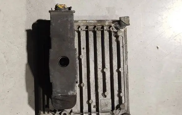 Ford Fiesta Engine control unit/module 6s6112a650gd