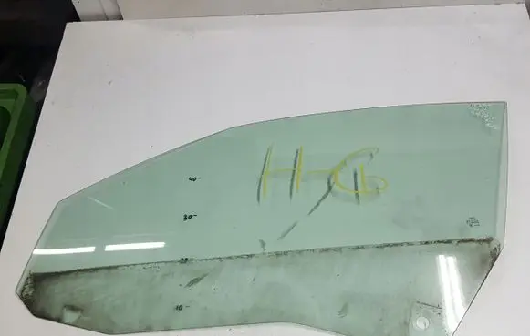 Audi A3 S3 8P Sliding door window/glass 