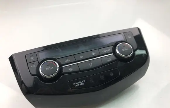 Nissan Qashqai Climate control unit 275004EA0A