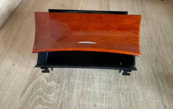 Mercedes-Benz E W211 Ashtray (front) 