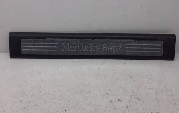 Mercedes-Benz ML W164 Front sill trim cover A1646803435