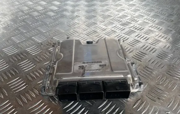 Volvo S40, V40 Engine control unit/module 8200112254 8200065996 28EM0265