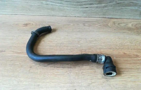 Volvo XC70 Engine coolant pipe/hose 9485590