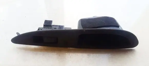Nissan Primera Electric window control switch 82961av760 25411av600