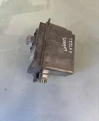 Tesla Model Y Hybrid / electric car battery 1598486-99-D