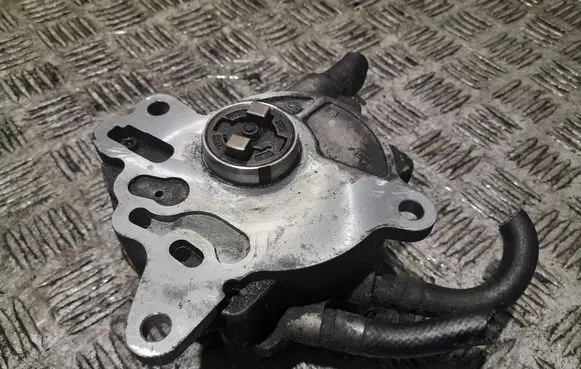 Mitsubishi Outlander Vacuum pump 03G145209C
