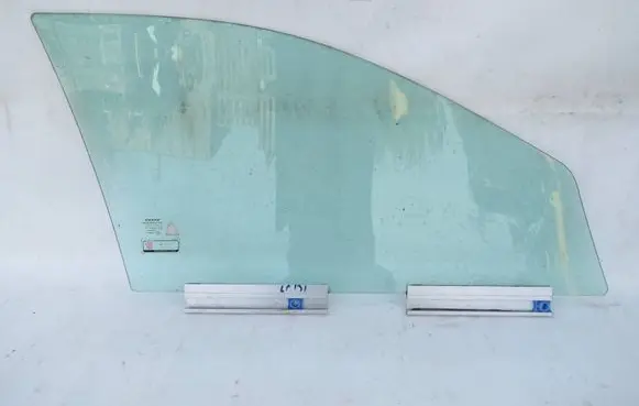 Volvo XC70 Front door window glass four-door 43R001106 DOT57M53AS2 E000186