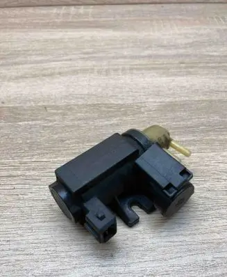 BMW 5 F10 F11 Turbo solenoid valve 7626350